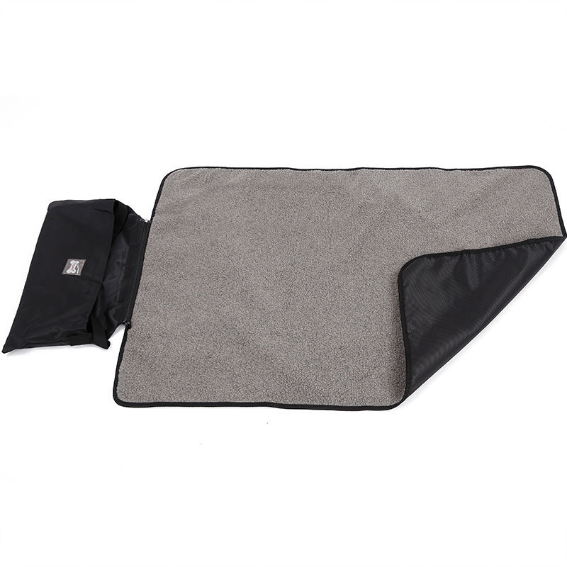 Outdoor Pet Blanket – Portable, Waterproof & Cozy for Dogs and Cats