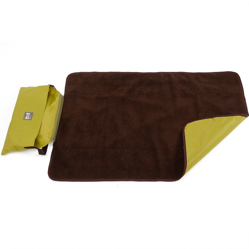 Outdoor Pet Blanket – Portable, Waterproof & Cozy for Dogs and Cats